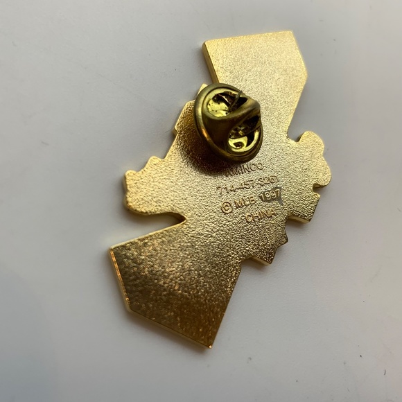 Vintage Florida Marlins 1997 World Series Champions Baseball Lapel Pin - Picture 8 of 11